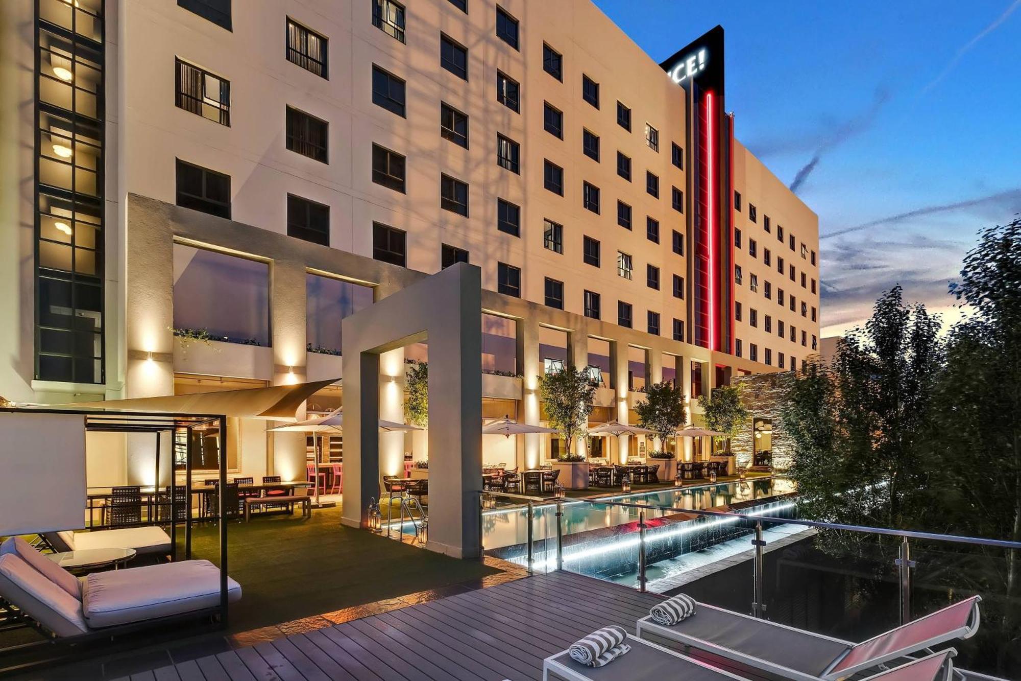 Protea Hotel Fire & Ice! By Marriott Pretoria Menlyn Exterior foto
