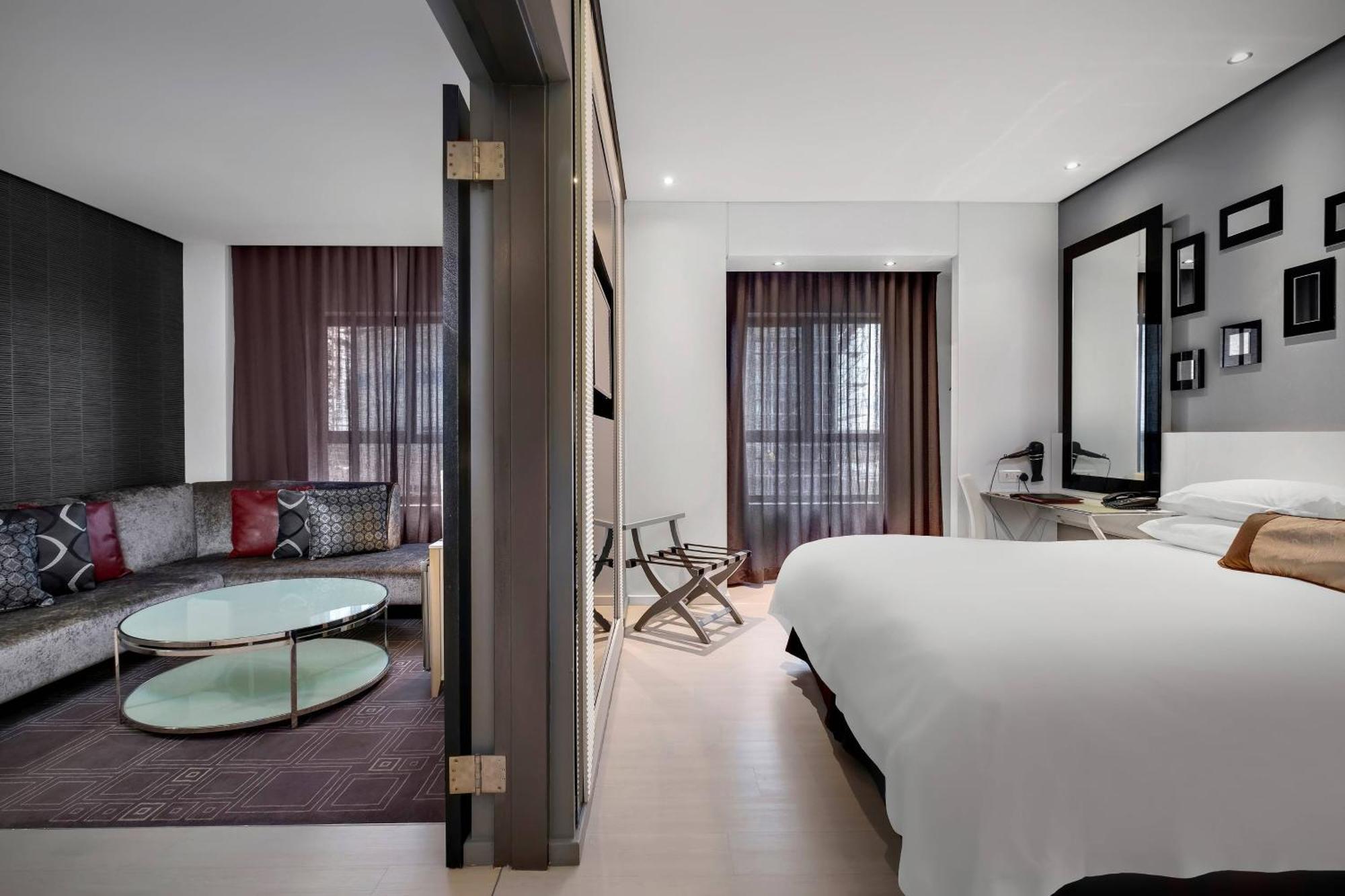 Protea Hotel Fire & Ice! By Marriott Pretoria Menlyn Exterior foto