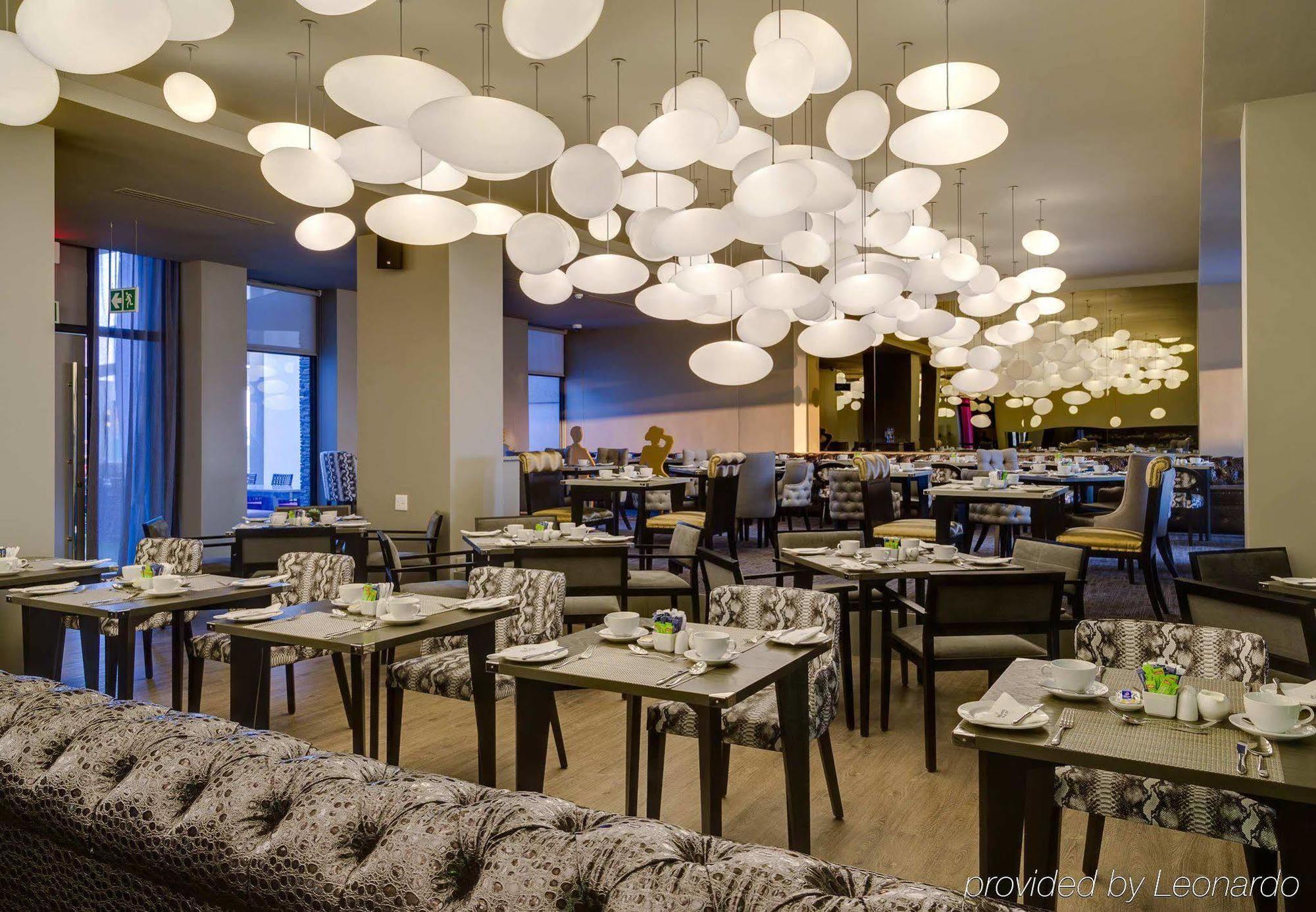 Protea Hotel Fire & Ice! By Marriott Pretoria Menlyn Exterior foto